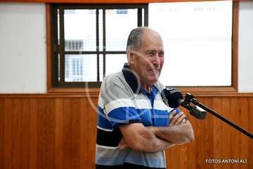 Presentanción en la sede del colectivo vecinal de Jiámar del puzzle más grande del mundo, montado por Tomás Torres/Antonio Alí.